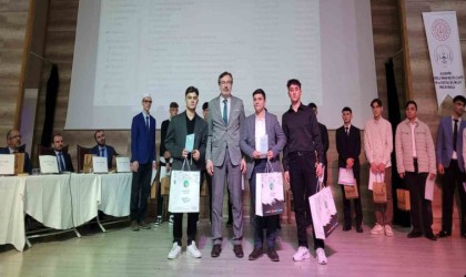 Manisanın en güzel Kuran-ı Kerim okuyanı Akhisardan