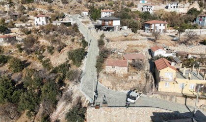 Marmaris Belediyesinden Söğüt Mahallesinde yol çalışması