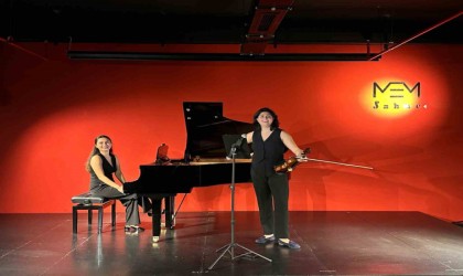 MEM Genç Sahnede keman ve piyano buluşması