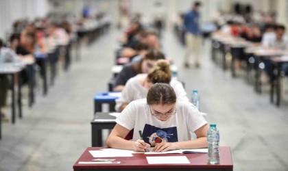 Merkezefendide ücretsiz TYT ve AYT deneme sınavları devam ediyor