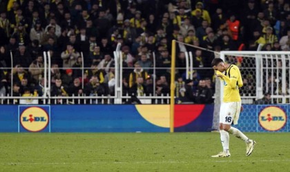 Mert Müldür, Athletic Bilbao maçında kırmızı kart gördü