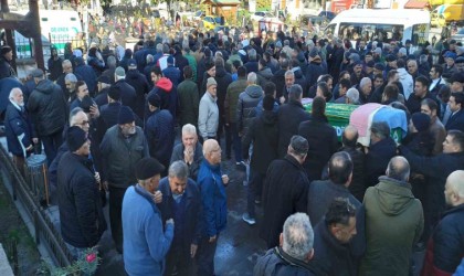 Minibüsün çarpması sonucu hayatını kaybeden yaşlı kadın toprağa verildi