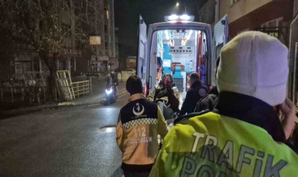 Motosikletiyle kaldırıma çıkmak isterken hastanelik oldu