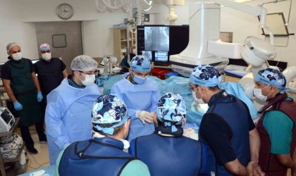 NEÜde, Uluslararası Katılımlı Fizyolojik Kalp Pili İmplantasyonu eğitimi