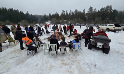 Offroad tutkunlarından yuvada kalan çocuklar için unutulmaz kış kampı