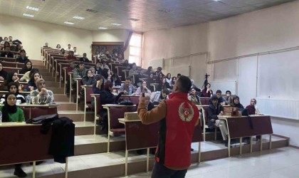 Öğrenciler ‘Gençlik ve güvenli gelecek projesi kapsamında bilgilendiriliyor