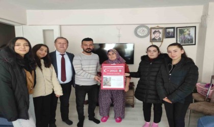 Öğrencilerden Gördesli şehitlere vefa