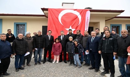 Osmaniyede yapımı tamamlanan köy evlerinin anahtar teslimi yapıldı