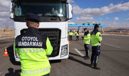 Otoyollar hem havadan hem de karadan jandarmaya emanet