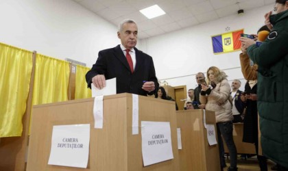 Romanyada halk genel seçim için sandık başında