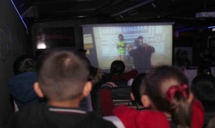 Sakaryada sinema çocukların ayağına gidiyor