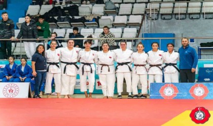 Salihli judoda Süper Lige yükseldi