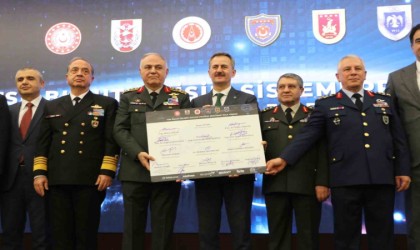 Savunma Sanayii Başkanı Görgün duyurdu: Çelik Kubbenin en önemli altyapılarından birisi için imzalar atıldı