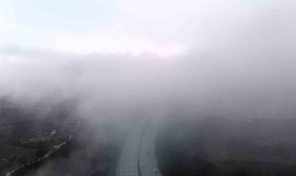 Şehri kaplayan sis görsel şölen oluşturdu