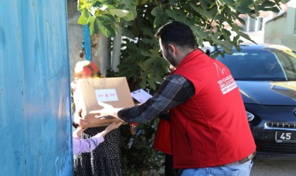 Şehzadeler Belediyesinden ihtiyaç sahiplerine gıda yardımı