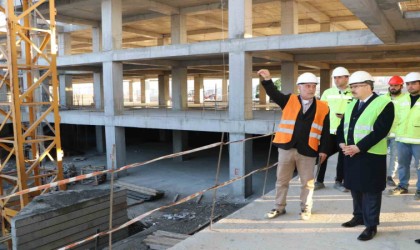 Siirt Valisi Kızılkaya, 500 yataklı yeni Devlet Hastanesinde incelemelerde bulundu