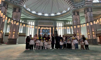 Sincanlı miniklerden Millet Camiine ziyaret