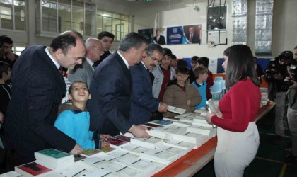Şırnakta kitap fuarı düzenlendi