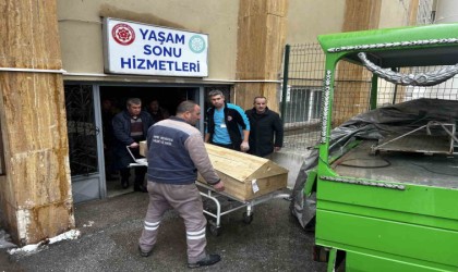 Soba yakarken eteği tutuşan kadının cenazesi yakınlarına teslim edildi
