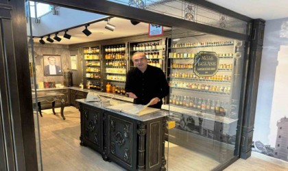 Sunay Akın, Müze Eczanede