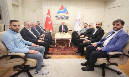 Suriye uyruklu akademisyenlerden AİÇÜ Rektörü Prof. Dr. Karabuluta teşekkür ziyareti