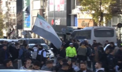 Suriyede Esed rejiminin son bulması Fatih caddelerinde coşkuyla kutlanıyor