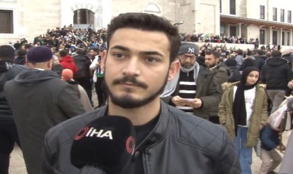 Suriyede Esed rejiminin son bulması Fatih Camiinde coşkuyla kutlanıyor