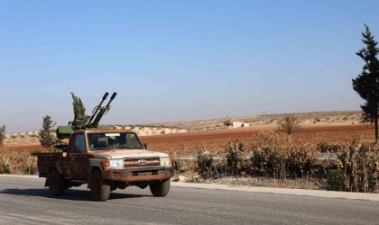 Suriyede muhalif gruplar Hamayı kuşattı