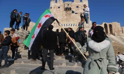 Suriyede zafer kutlamalarının merkezi: Halep Kalesi