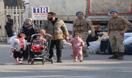 Suriyeliler Cilvegözünden ülkelerine dönmeye devam ediyor