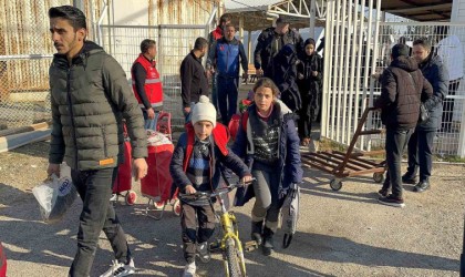 Suriyeliler ülkelerine dönmenin heyecanını yaşıyor