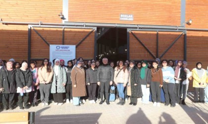 Tahmazoğlu, Şahinbey Geleneksel Spor Merkezinde gençlerle buluştu