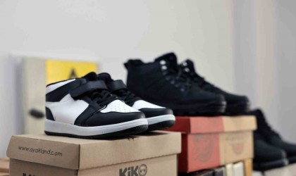 Talastan öğrencilere kışlık ayakkabı