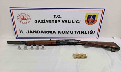 Tartıştığı husumetlilerini silahla yaralayan şahıs tutuklandı