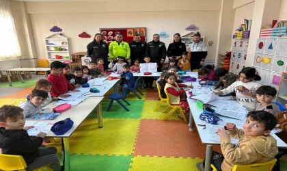 Tatvanda miniklere polislik mesleği tanıtıldı