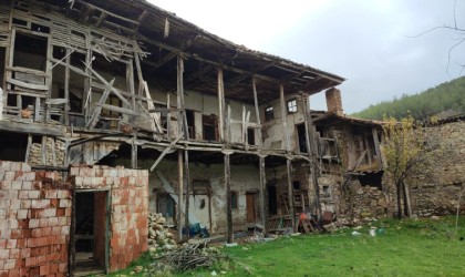 Tavasoğulları Konağı kurtarılmayı bekliyor