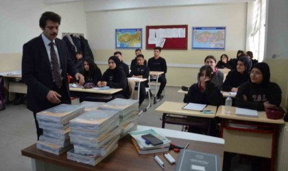 Tercanda kitaplar dağıtıldı