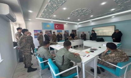 TİKA Başkan Yardımcısı Yorulmaz, Kazakistanda kurulan Türkçe sınıfını ziyaret etti