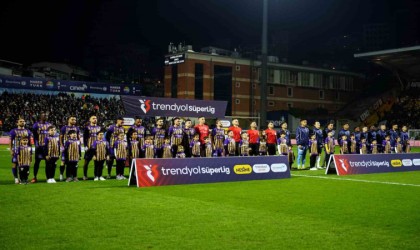 Trendyol Süper Lig: Eyüpspor: 0 - Fenerbahçe: 0 (Maç devam ediyor)