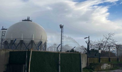 TÜPRAŞtan açıklama: Bir ünitemizde bir alevlenme meydana gelmiş, ekiplerimiz hızlıca müdahale ederek kontrol altına almıştır