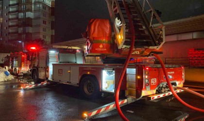 Ümraniyede AVMde korkutan yangın