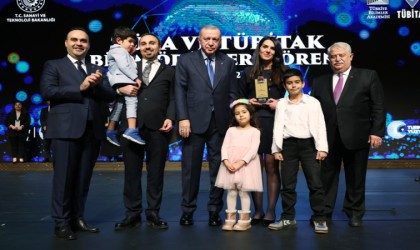 Uşak Üniversitesi öğretim üyesine Üstün Başarılı Genç Bilim İnsanı ödülü