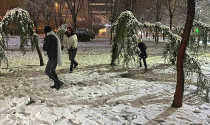 Uşaklılar karın keyfini çıkardı