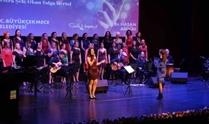 ‘Ustalara Saygı Gecesi usta sanatçı İlhan Şeşen şarkılarıyla şenlendi