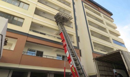 Yerinde dönüşüm projesinde yeni evine taşınan çift devlete dua etti