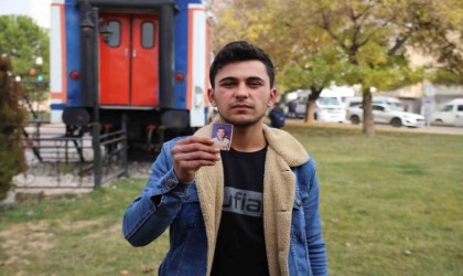 Yıllar önce savaş mağduruyken İHAnın sesini duyurduğu Suriyeli Yahya: “Esad ve teröristlerden intikam alacağım”