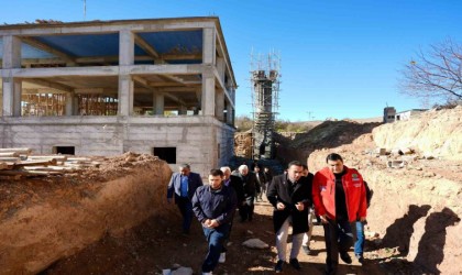 Yılmaz, cami inşaatlarında incelemelerde bulundu