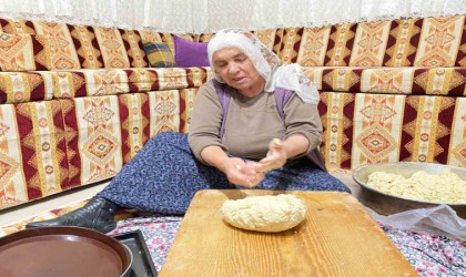 Yozgat kömbesi geleneksel lezzetiyle kalabalık sofraları süslüyor