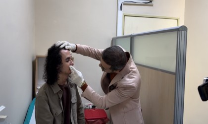 Yüksekova Devlet Hastanesinde bir ilk: 24 yaşındaki gence yeni burun kanadı yapıldı