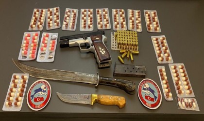 Yunus polisleri silah ve uyuşturucu ele geçirdi